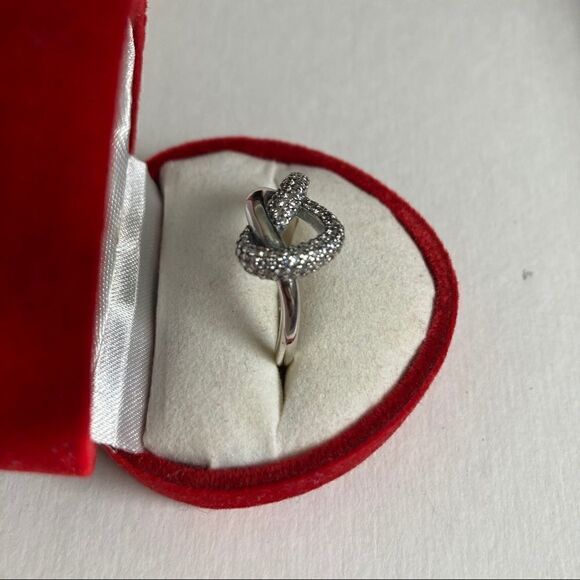 STERLING Silver Knotted Heart Ring Size 7 - Picture 3 of 12